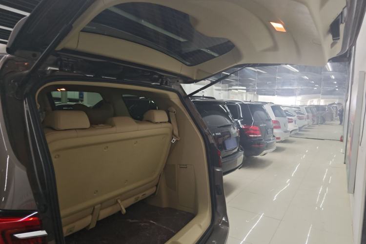 Used Buick GL8 2023 Land Executive Class 652T Luxury Model
