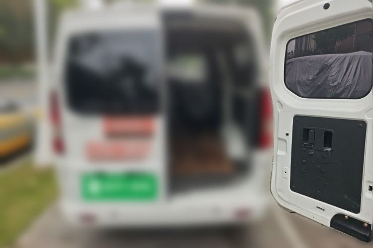 Used CHANGAN KAICHENG Ruixing EM80 2025 Passenger Version Comfort Edition 6-Seater 300 km Dual-Swing Doors
