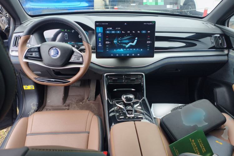 Used BYD Tang New Energy 2021 DM 2.0T Four-Wheel Drive High-Performance Luxury Model Center Console