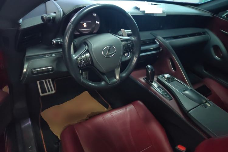 Used Lexus LC 2018 500h Center Console