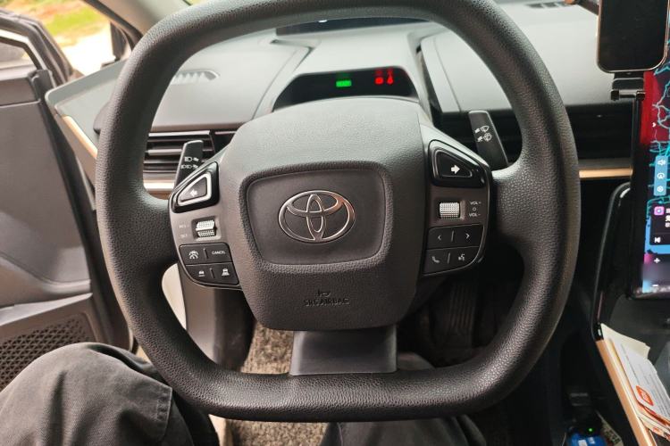 Used Toyota bZ3 2023 517 km Elite PRO Steering Wheel
