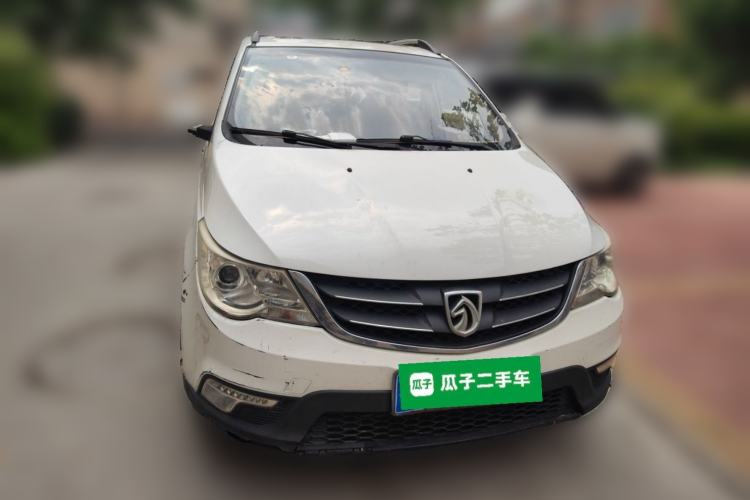 Used Baojun 730 2014 1.5L manual luxury trim 7 seats