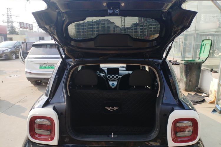 Used ORA Black Cat 2019 351 km Family Edition
