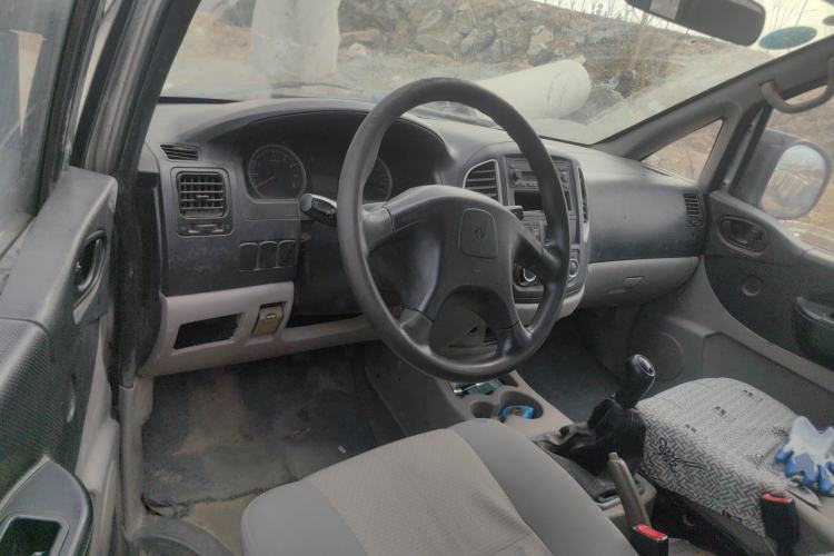 Used FORTHING Lingzhi 2015 V3 1.5L 7-Seater Comfort Model Center Console