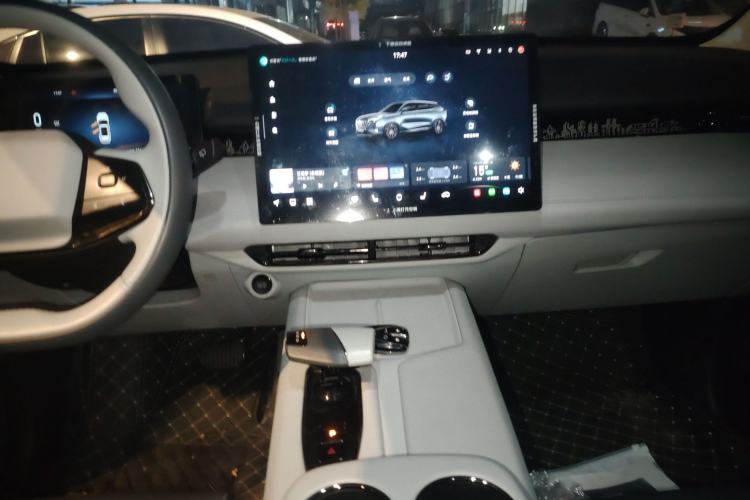 Used Changan UNI-Z New Energy 2024 Blue Whale Smart Electric iDD 125km Excellence Model
