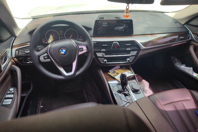 Used BMW 5 Series 2019 Facelifted 525Li Luxury Package
