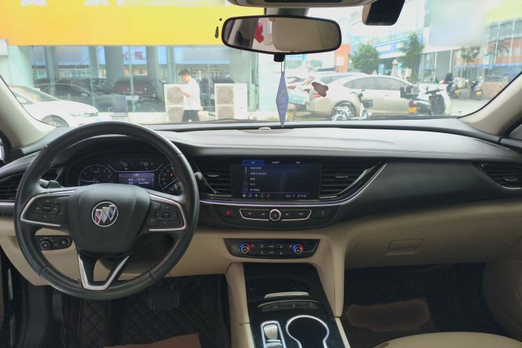 Used Buick Regal 2020 552T Elite Edition Center Console