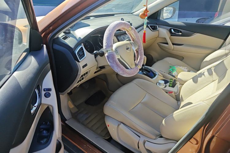 Used Nissan X-Trail 2015 2.0L CVT Comfort MAX Edition 2WD
