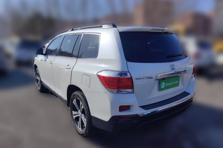 Used Toyota Highlander 2013 2.7L Two-Wheel Drive 5-Seater Purple Gold Edition
