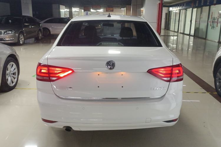 Used Volkswagen Lavida 2015 1.6L Automatic Comfort Edition