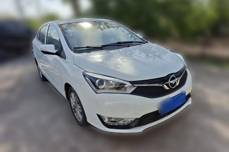 Used Haima M3 2017 1.5L Manual Luxury Version Front Right 45 Deg