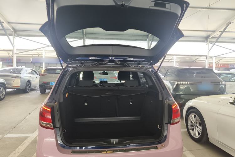 Used Mercedes-Benz B-Class 2017 B 180 Trunk