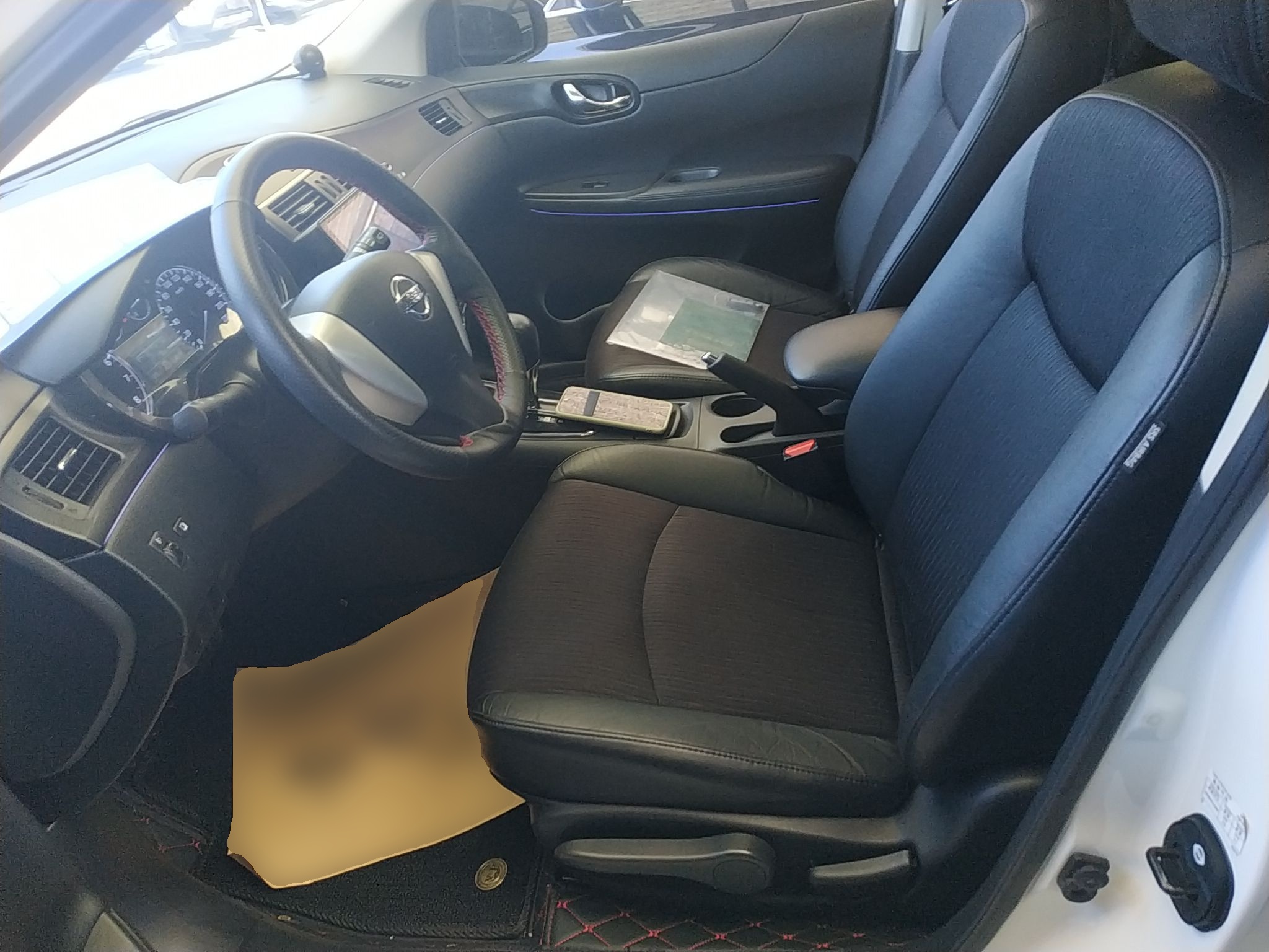 Переднее сиденье в автомобиле