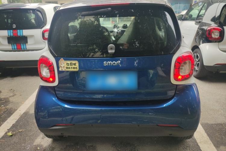 Used smart fortwo 2017 1.0L 52kW New Sound Special Edition China V Emission Standard