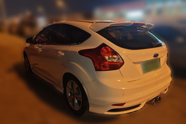 Used Ford Focus 2012 Hatchback 1.6L Manual Fashion Edition
