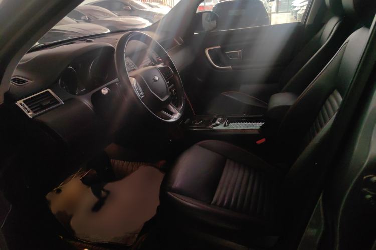 Used Land Rover Discovery Sport 2019 240 PS SE Dynamic Version China VI Standard
