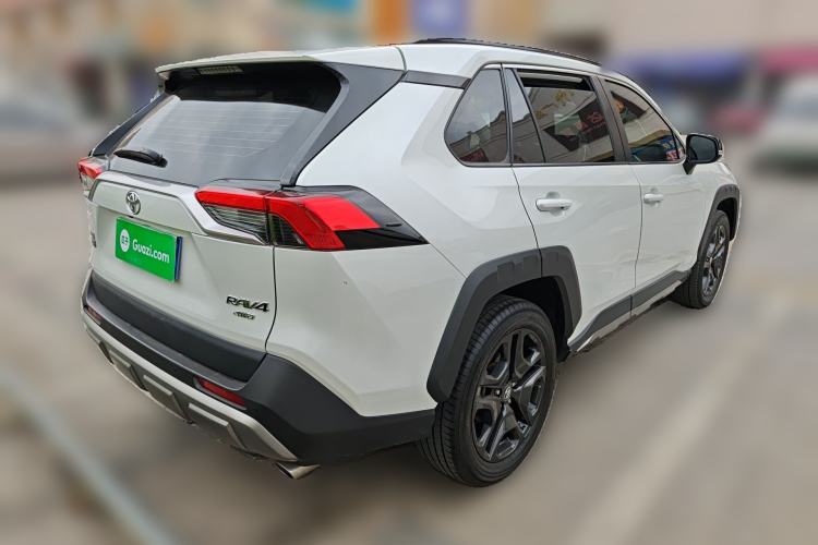 Used Toyota RAV4 2022 2.0L CVT Four-Wheel Drive Premium Edition Rear Right 45 Deg