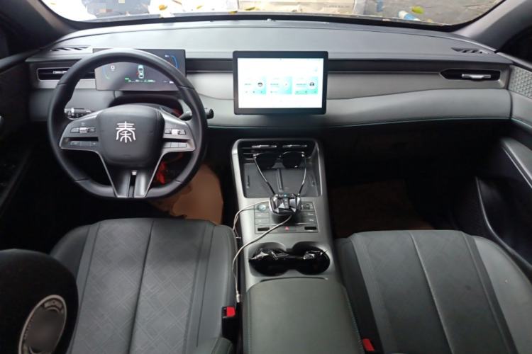 Used BYD Qin PLUS 2025 DM-i Smart Drive 55KM Leading Model Center Console