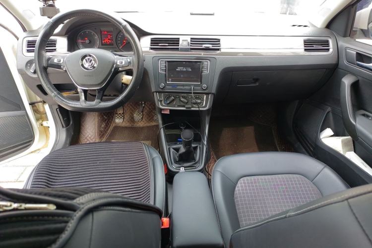 Used Volkswagen Santana 2019 1.5L Manual Comfort Edition China VI Standard Center Console