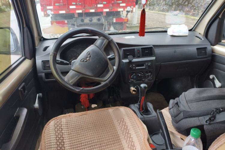 Used Wuling Rongguang 2014 1.2L S Base Model
