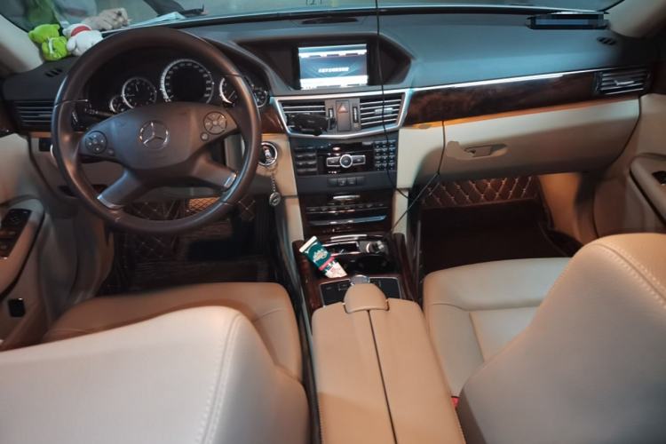 Used Mercedes-Benz E-Class 2013 E 260 L CGI Elegant Model
