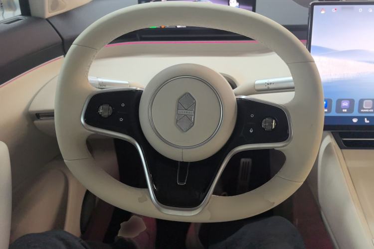 Used Hima Luxeed R7 2026 Model Range-Extending Max Steering Wheel