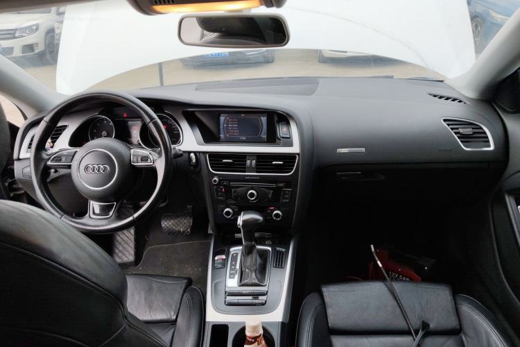 Used Audi A5 2016 Facelift Coupe 35 TFSI Ambition Edition Center Console