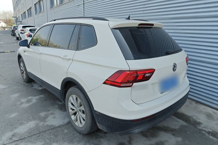 Used Volkswagen Tiguan L 2018 330TSI Automatic Two-Wheel Drive Luxury Edition Rear Left 45 Deg