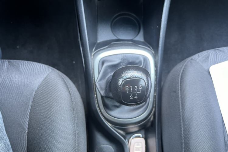 Used Kia K2 2015 Sedan 1.4L MT GLS