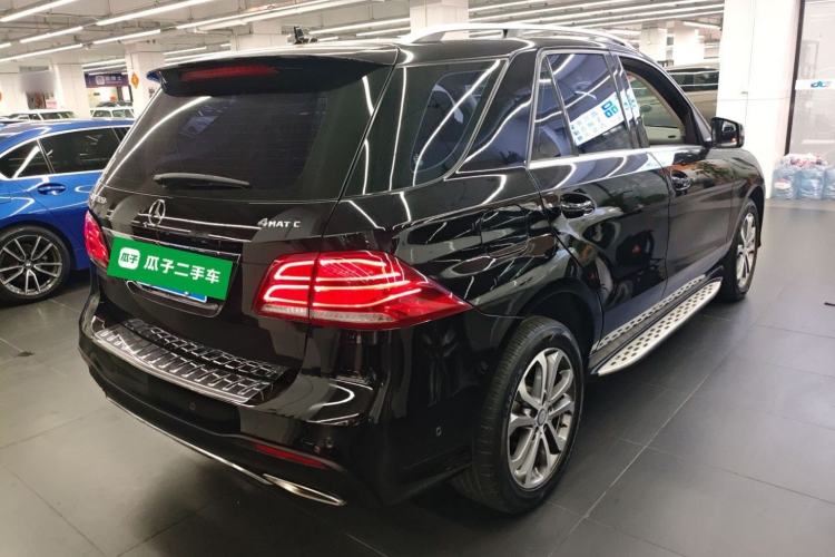 Used Mercedes-Benz GLE 2017 GLE 320 4MATIC Dynamic Model Rear Right 45 Deg