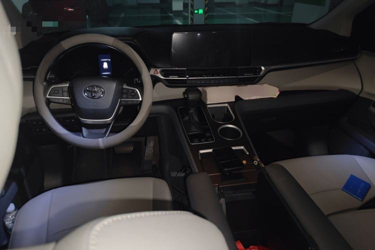 Used Toyota Granvia 2023 2.5L Hybrid Comfort Edition Center Console