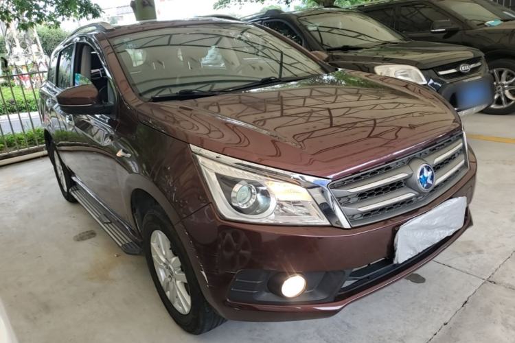Used Venucia T70 2015 2.0L CVT Smart Edition
