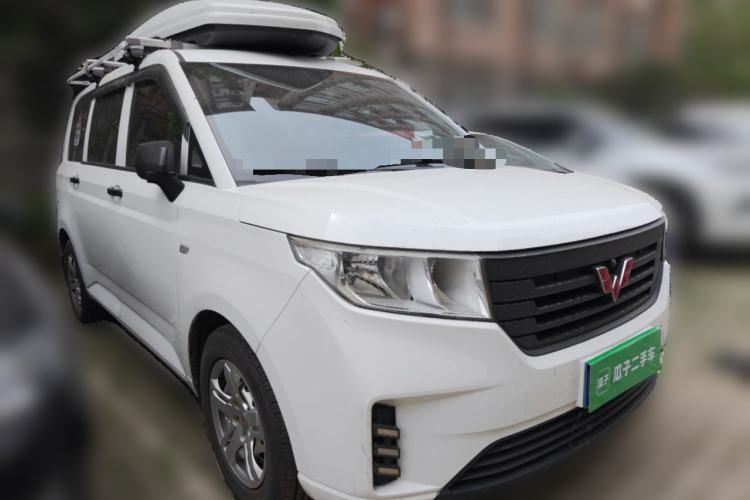Used Wuling Hongguang PLUS 2019 1.5T Manual Standard Edition 5 Seats Front Right 45 Deg
