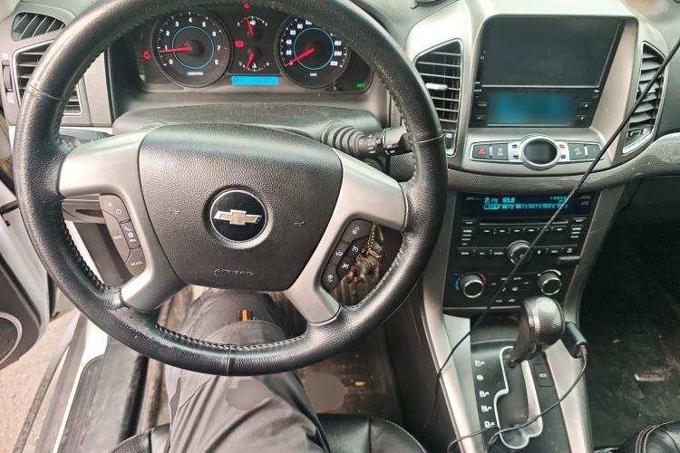 Used Chevrolet Captiva 2011 2.4 AT 7-Seater Luxury Navigation Edition
