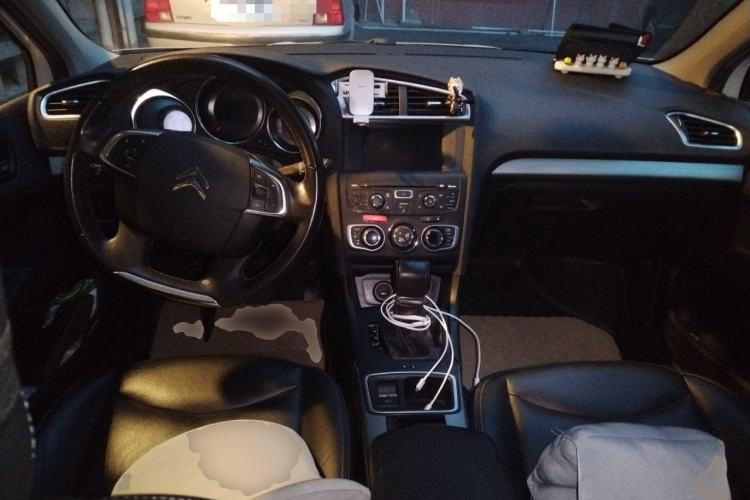 Used Citroen C4L 2016 1.6T Automatic Elite Model Center Console