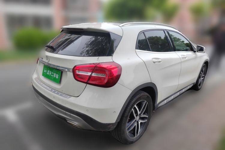 Used Mercedes-Benz GLA 2015 GLA 200 Fashion Model Rear Right 45 Deg