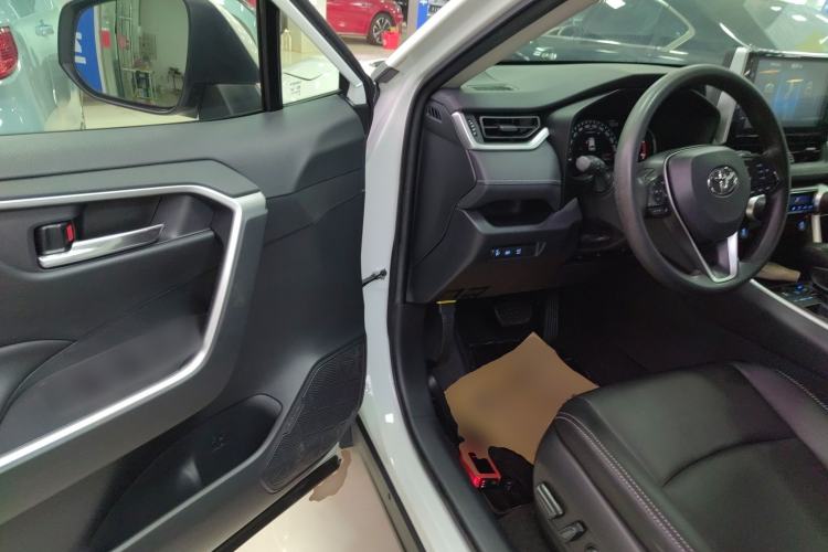 Used Toyota RAV4 2020 2.0L CVT Two-Wheel Drive Fashion Edition Driver Seat