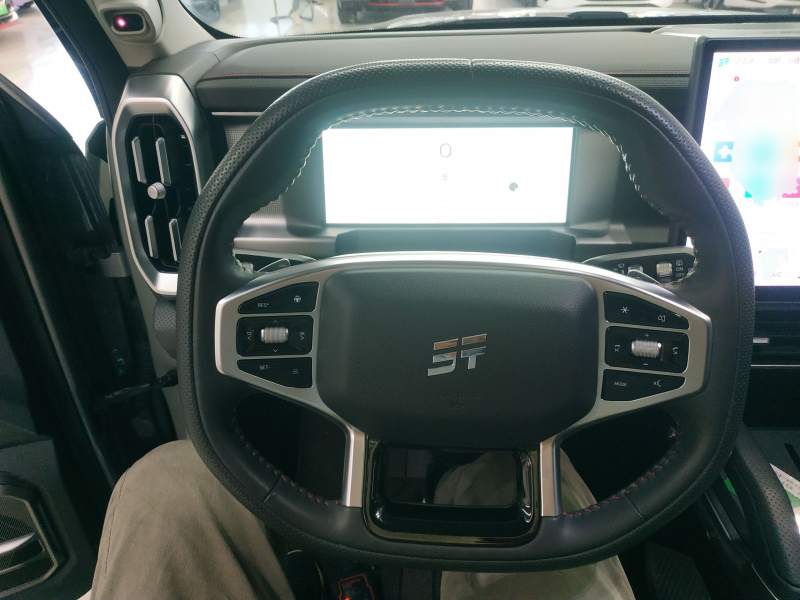 Used JETOUR Traveler 2023 2.0T All-Wheel-Drive CrossPRO — 10