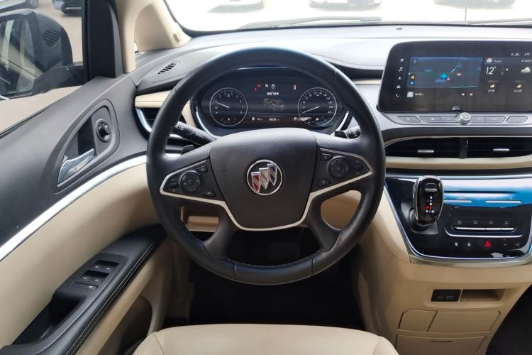 Used Buick GL8 2023 Land Executive Class Deluxe Model