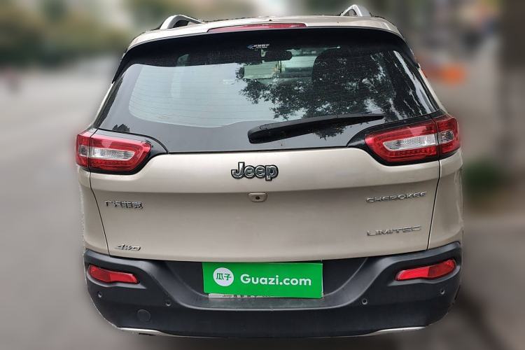 Used Jeep Cherokee 2017 2.0L Superior Edition Rear