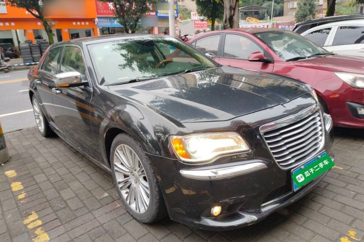 Used Chrysler 300C 2013 3.6L Luxury Edition