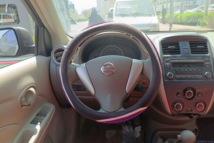 Used Nissan Sunny 2015 1.5XE CVT Elite Edition Steering Wheel