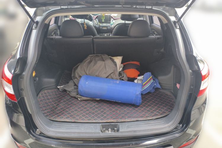 Used Hyundai ix35 2015 2.0L Automatic Two-Wheel Drive Leading Trim China IV Standard
