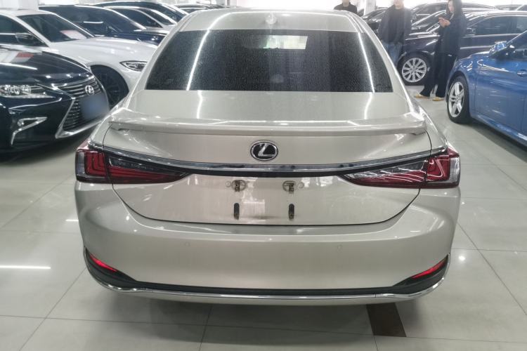 Used Lexus ES 2020 200 Excellence Edition
