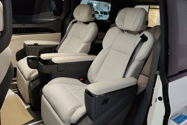 Used Zeekr 009 2024 Six-Seat Executive Version 4WD 108 kWh
