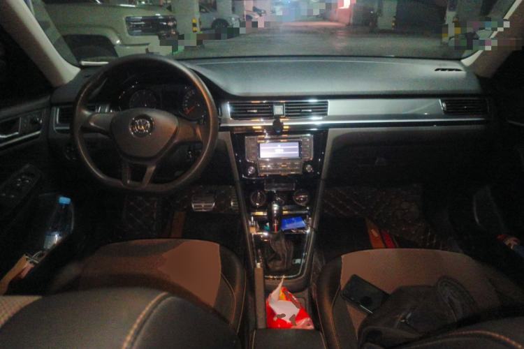 Used Volkswagen C-TREK 2017 1.6L Automatic Comfort Model Center Console