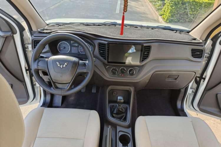 Used Wuling Hongguang V 2019 1.5L Jingqu Version China VI LAR