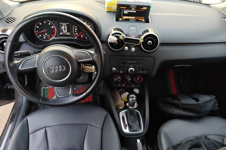 Used Audi A1 2014 30 TFSI Technology Edition Center Console