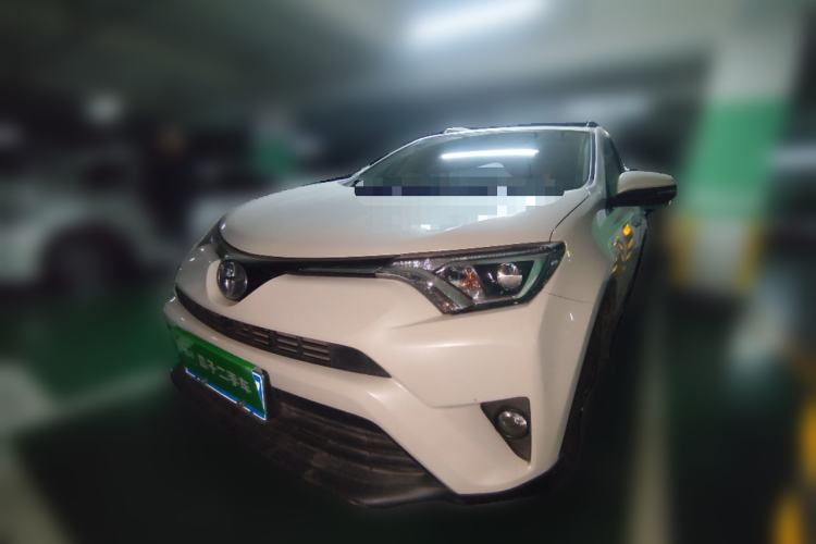 Used Toyota RAV4 2019 2.0L CVT Two-Wheel Drive Luxury Version China VI Standard