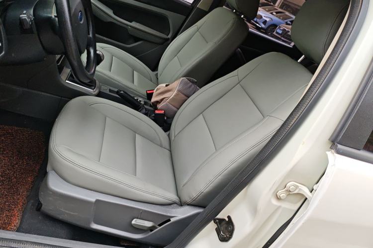 Used Ford Focus 2013 Hatchback Classic 1.8L Manual Base Model